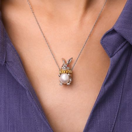 Rabbit With Ruff Necklace